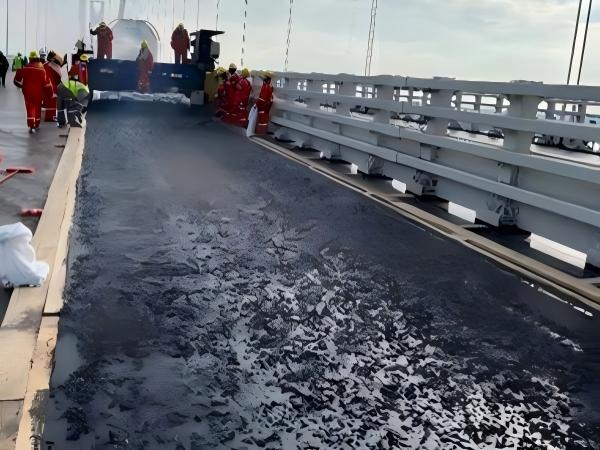 Shear Strength Test Equipment for Steel Bridge Deck Pavements