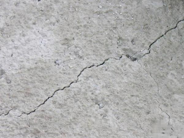 The Role of Specific Heat Capacity in Concrete Thermal Cracking